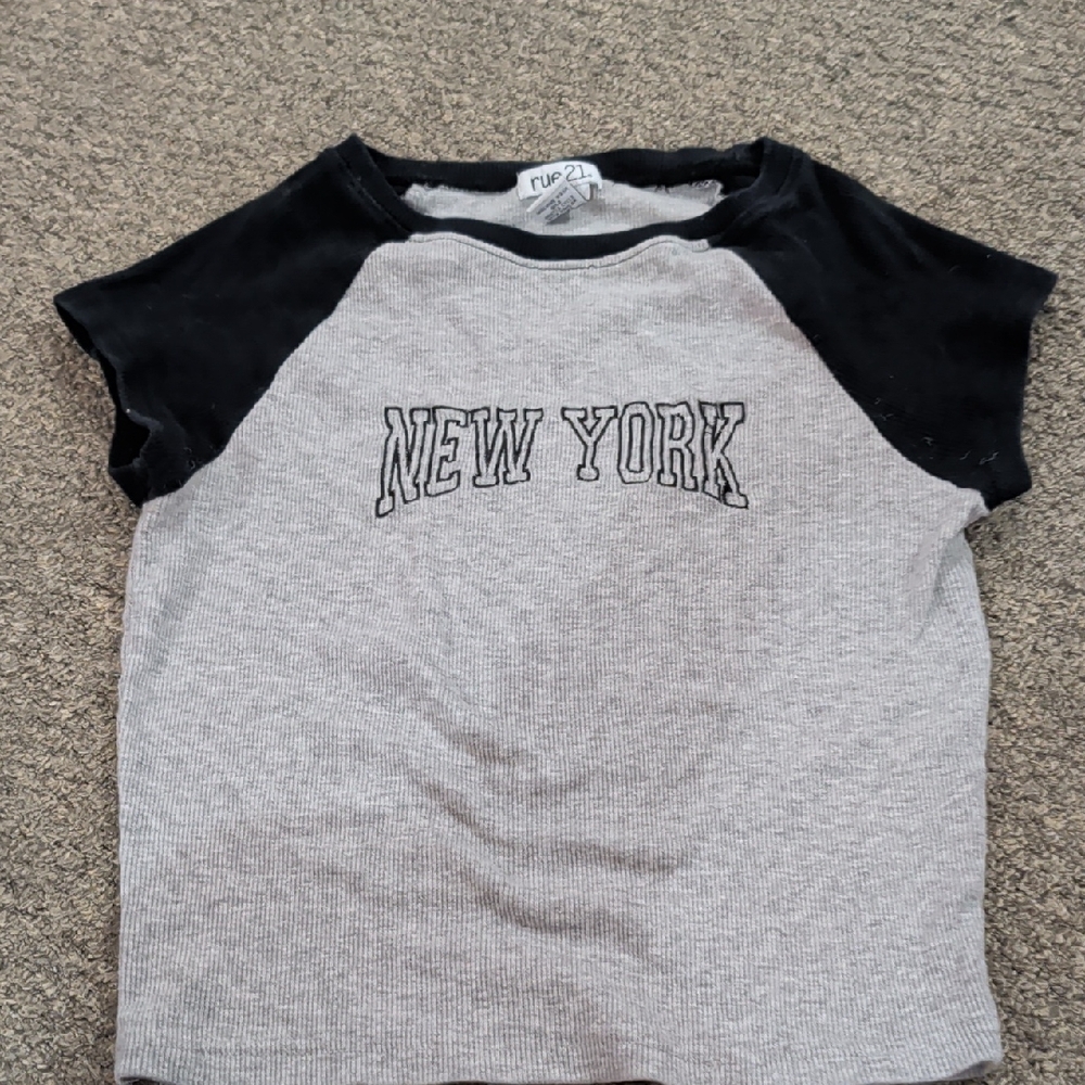 Rue21 Kids Black and Gray New York Tee